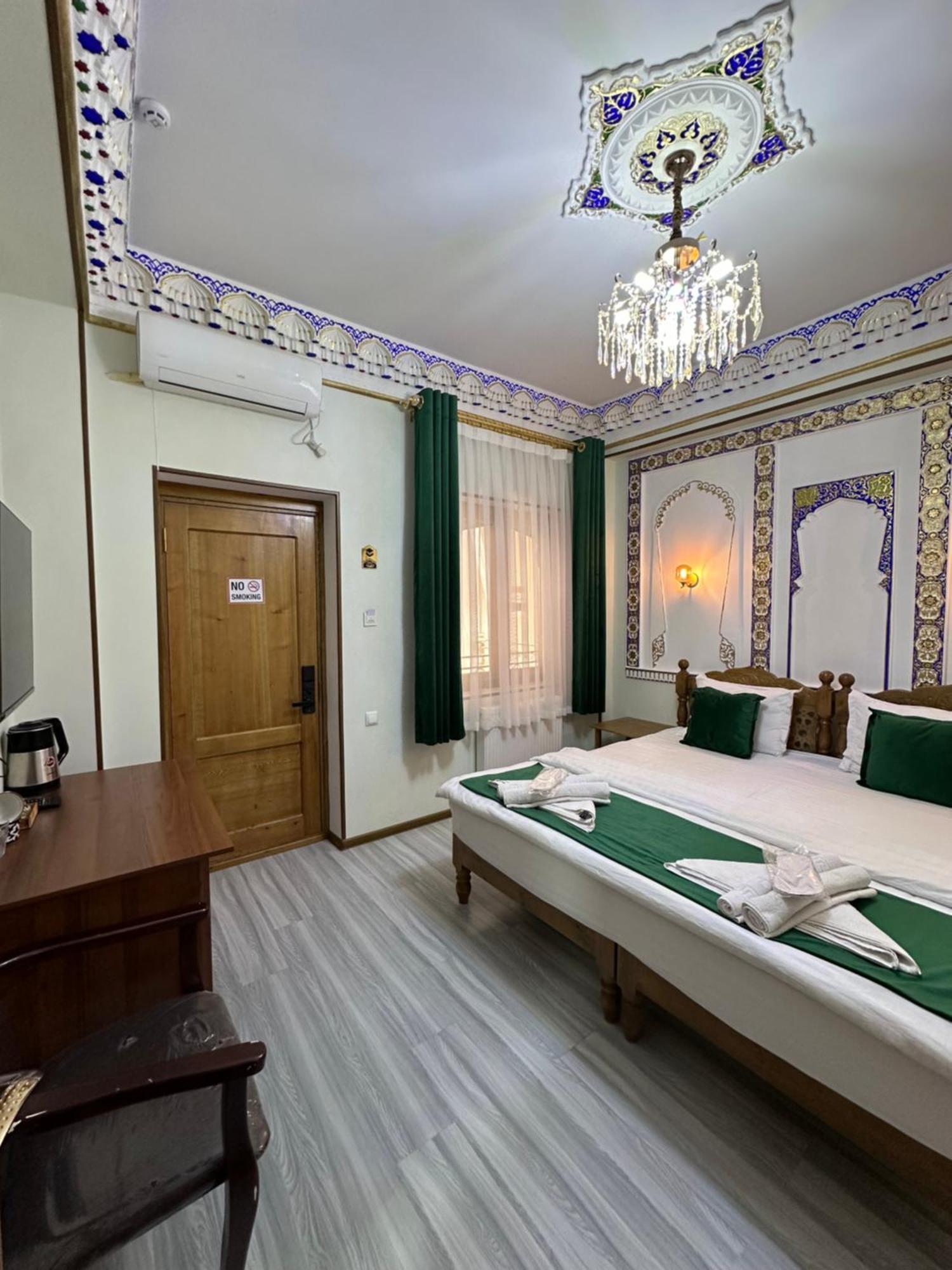 Hotel Zarhal Bukhara Esterno foto