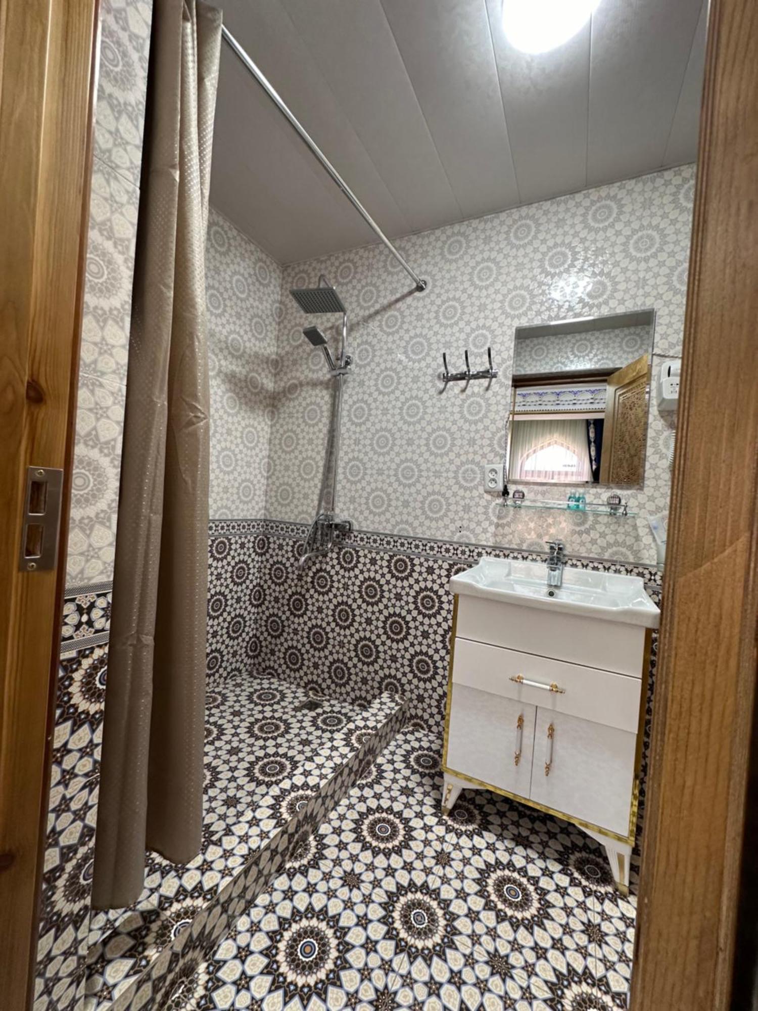 Hotel Zarhal Bukhara Esterno foto