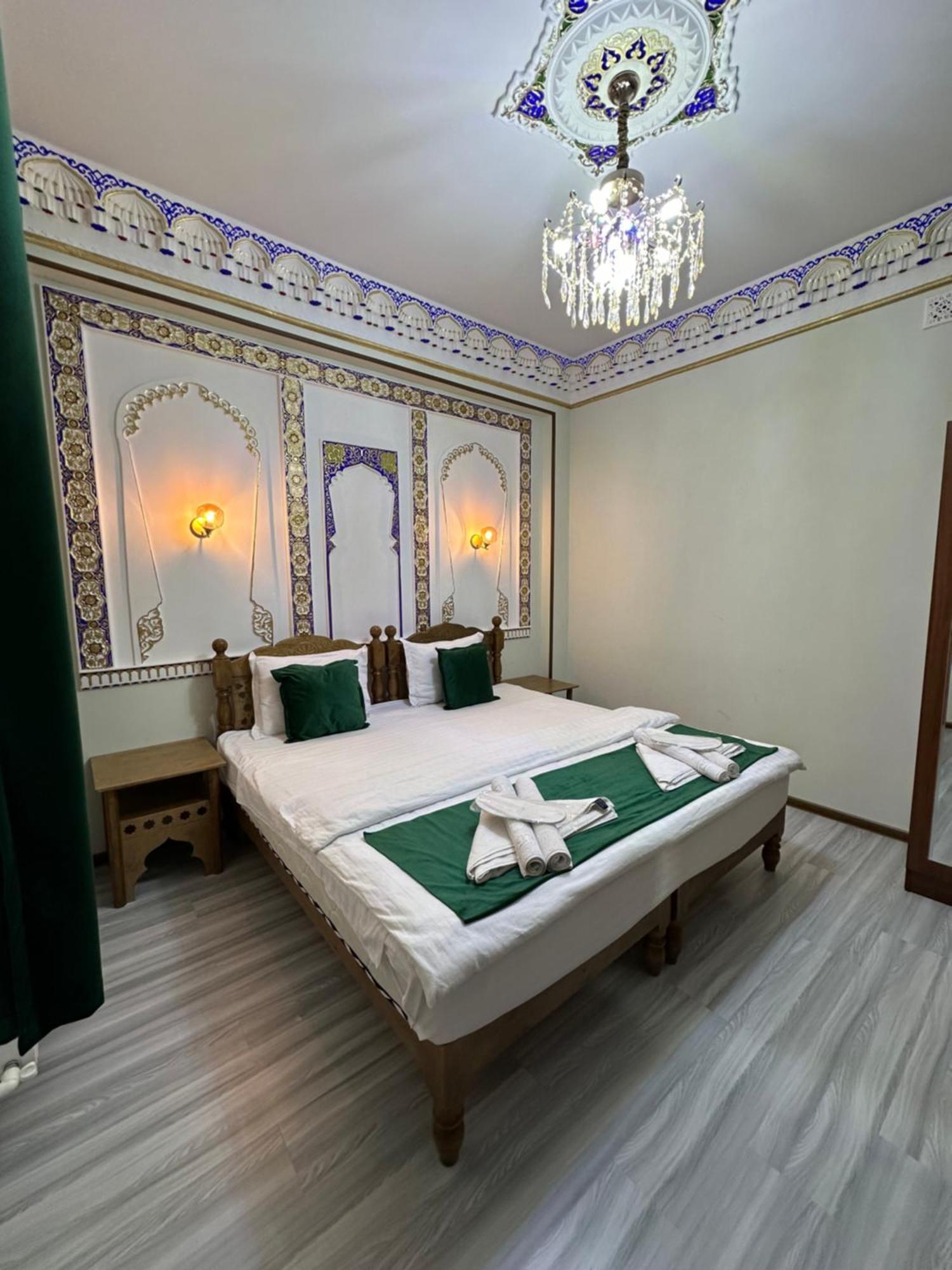 Hotel Zarhal Bukhara Esterno foto