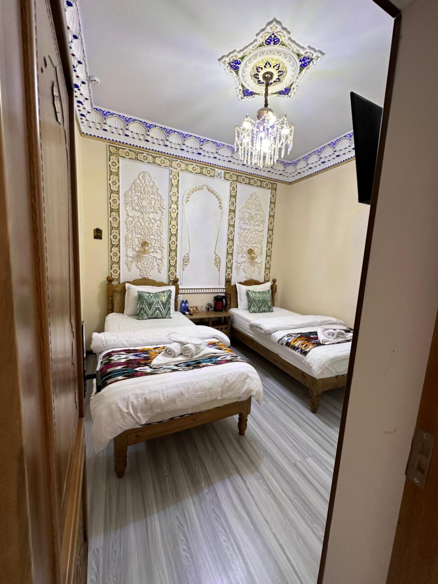 Hotel Zarhal Bukhara Esterno foto